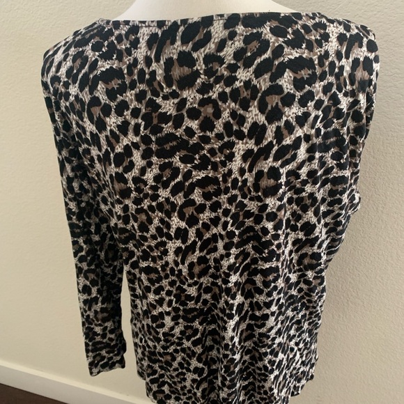 Mario Serrani Leopard Print Top - Picture 2 of 4